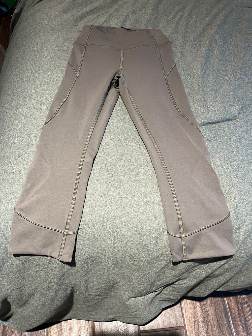 Lululemon Active 3/4Leggings - Performance Stretch